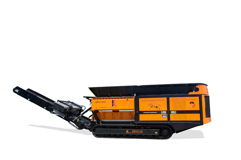 MRW2_1010 lipiec 2016 gąsienice (13) białe tło