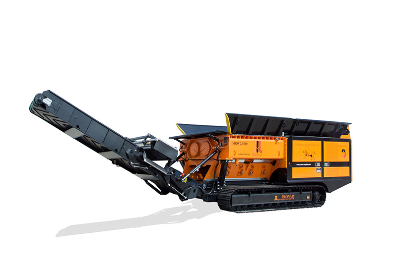 MRW2_1010 lipiec 2016 gąsienice (9) białe tło